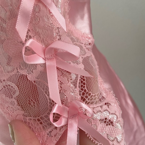 Pink satin lingerie sexy slip nightie fredericks of Hollywood Valentine’s Day - Picture 16 of 16
